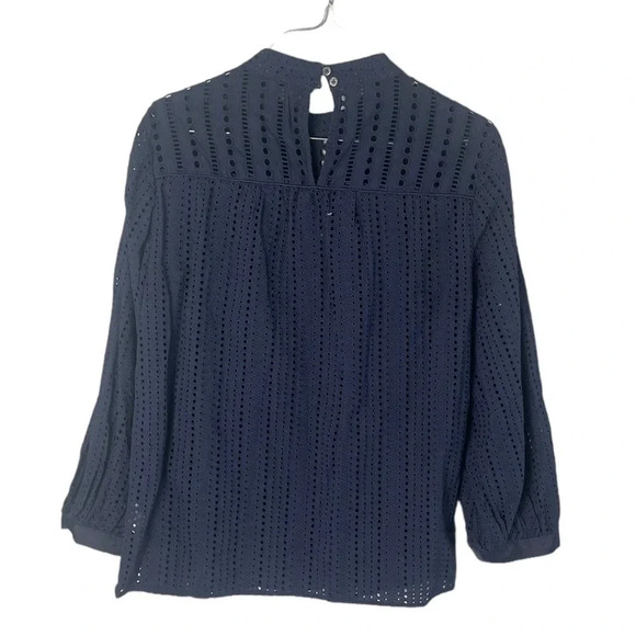 Banana Republic Women’s Sz Small Eyelet Mock Neck Blouse in Navy Blue - Picture 9 of 10